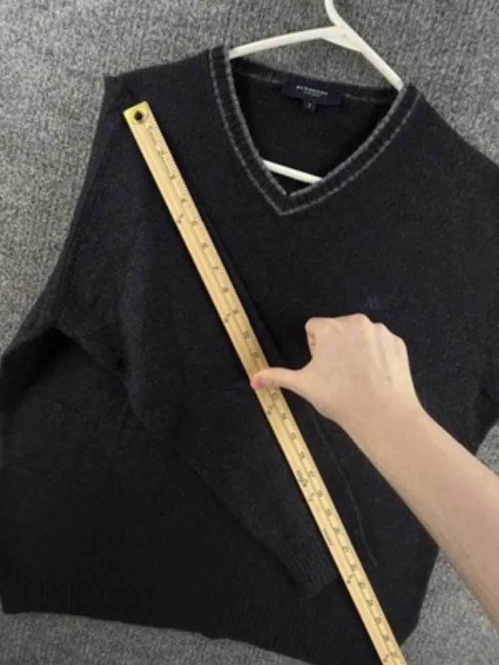 Burberry London Logo Soft Pullover Blue Long Sleeve V-Neck 7 Wool Nylon Angora